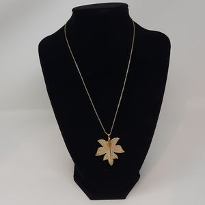 Leaf Filgree Gold Tone 10 inches Necklace